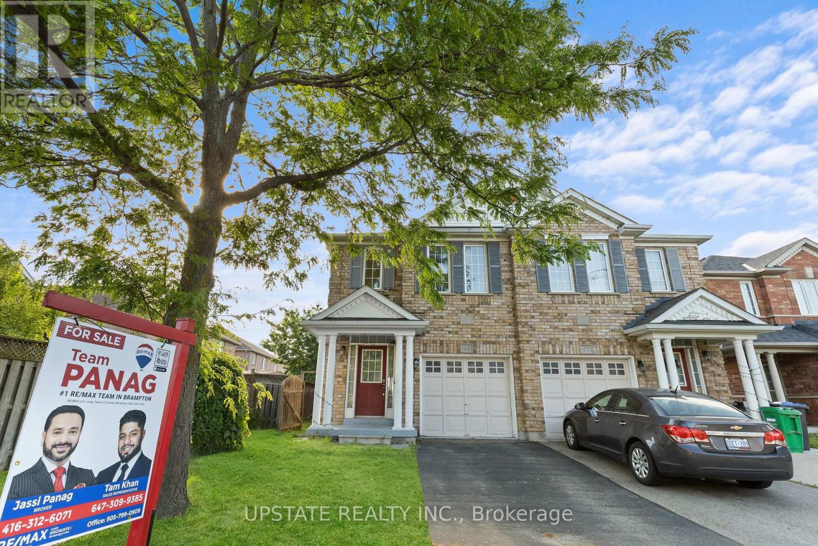 Photo 5 of 49 Sand Cherry Crescent, Brampton ON