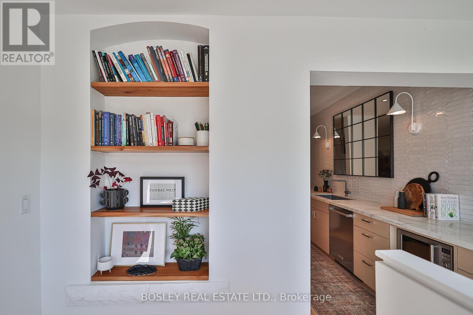 Photo 33 of 21 A Grafton Avenue, Toronto ON