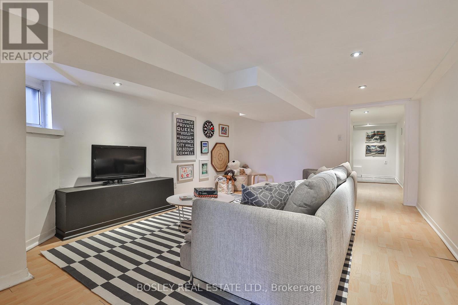 Photo 36 of 21 A Grafton Avenue, Toronto ON