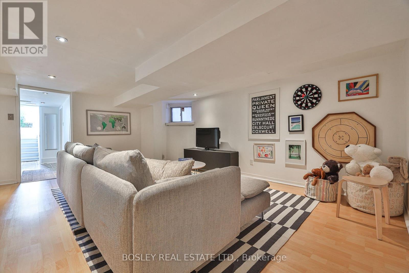 Photo 38 of 21 A Grafton Avenue, Toronto ON