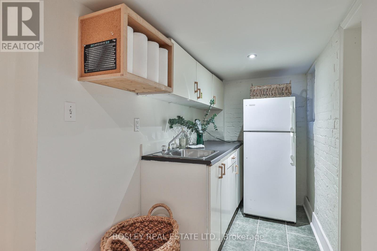 Photo 39 of 21 A Grafton Avenue, Toronto ON