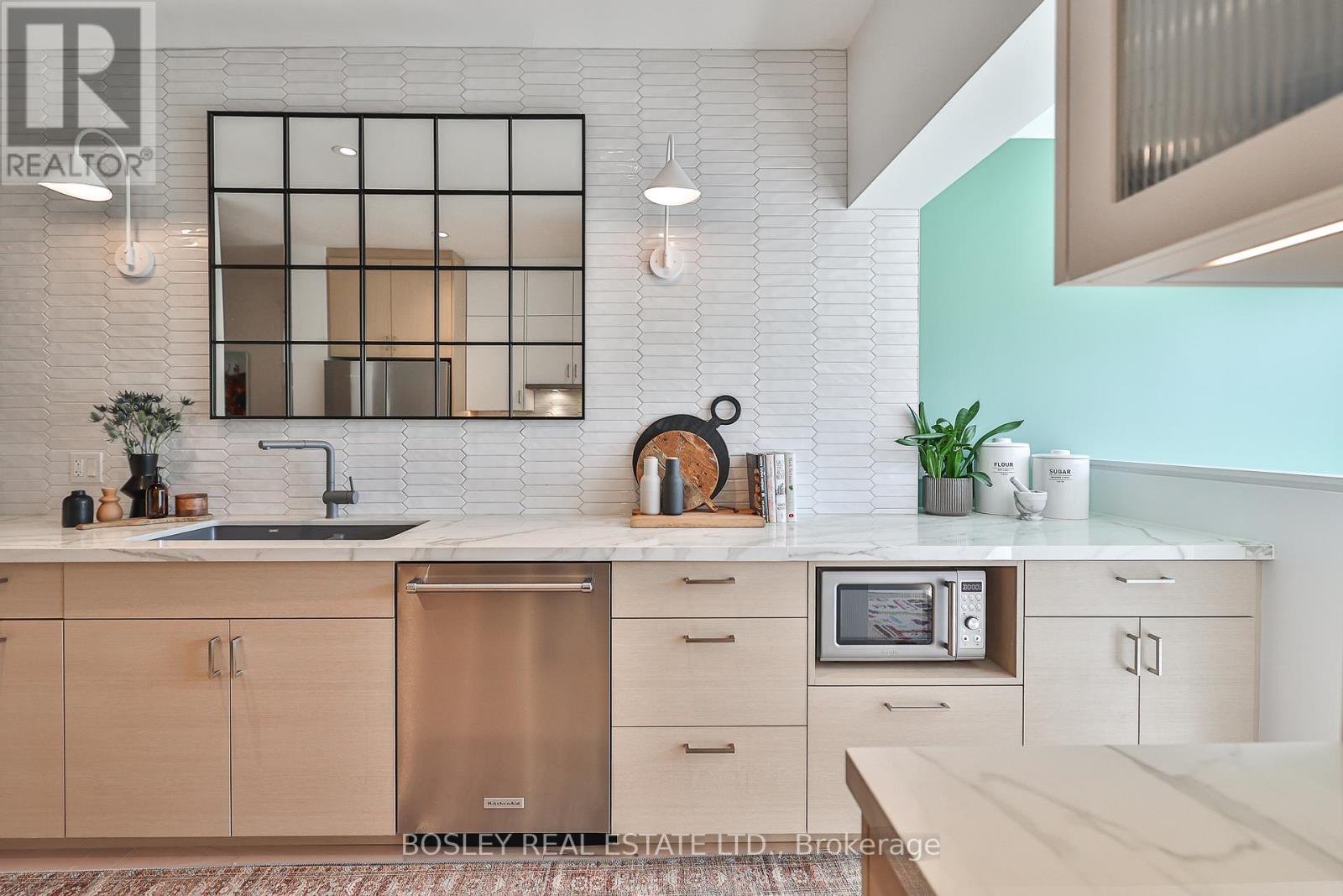 Photo 7 of 21 A Grafton Avenue, Toronto ON