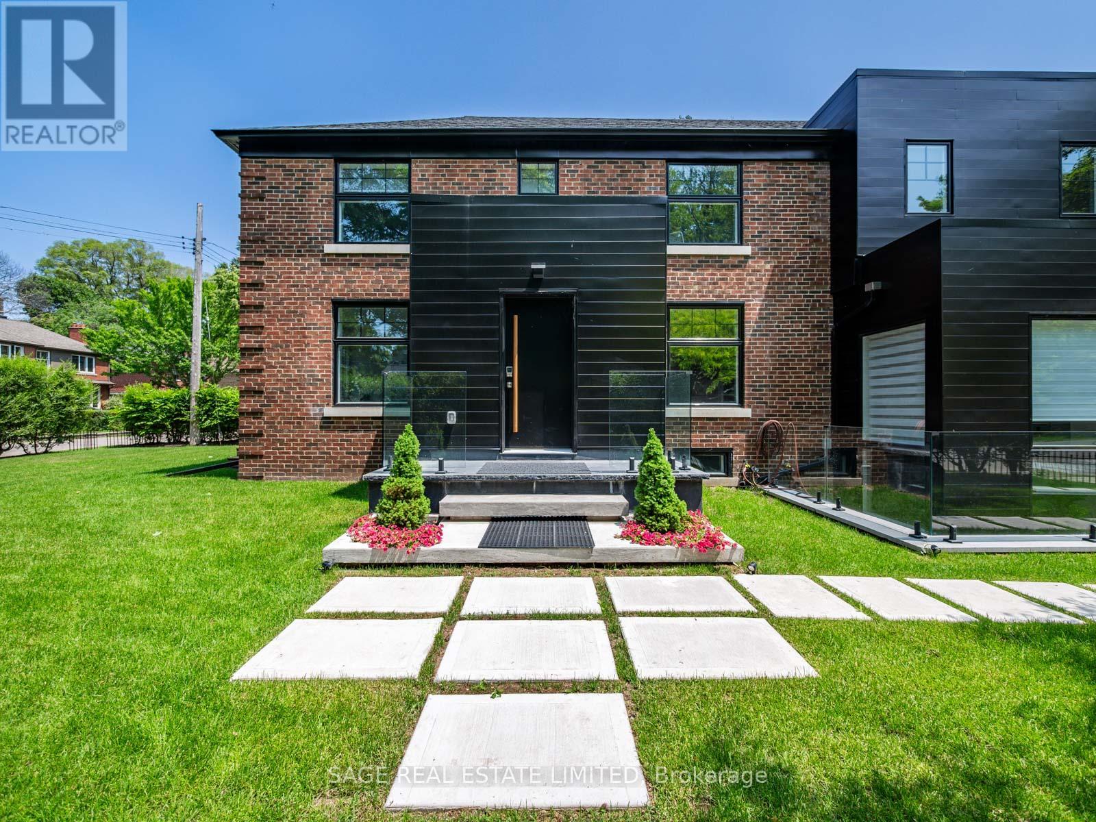 Photo 3 of 159 Humbervale Boulevard, Toronto ON