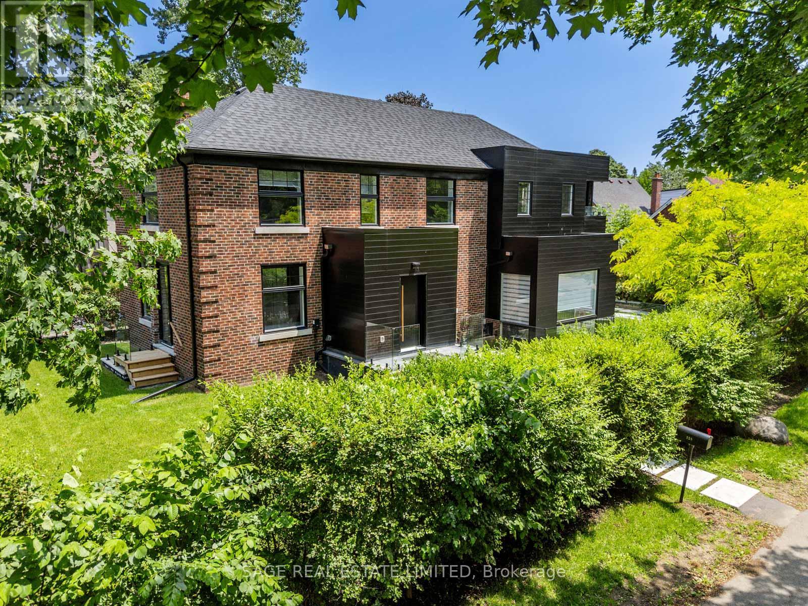 Photo 4 of 159 Humbervale Boulevard, Toronto ON
