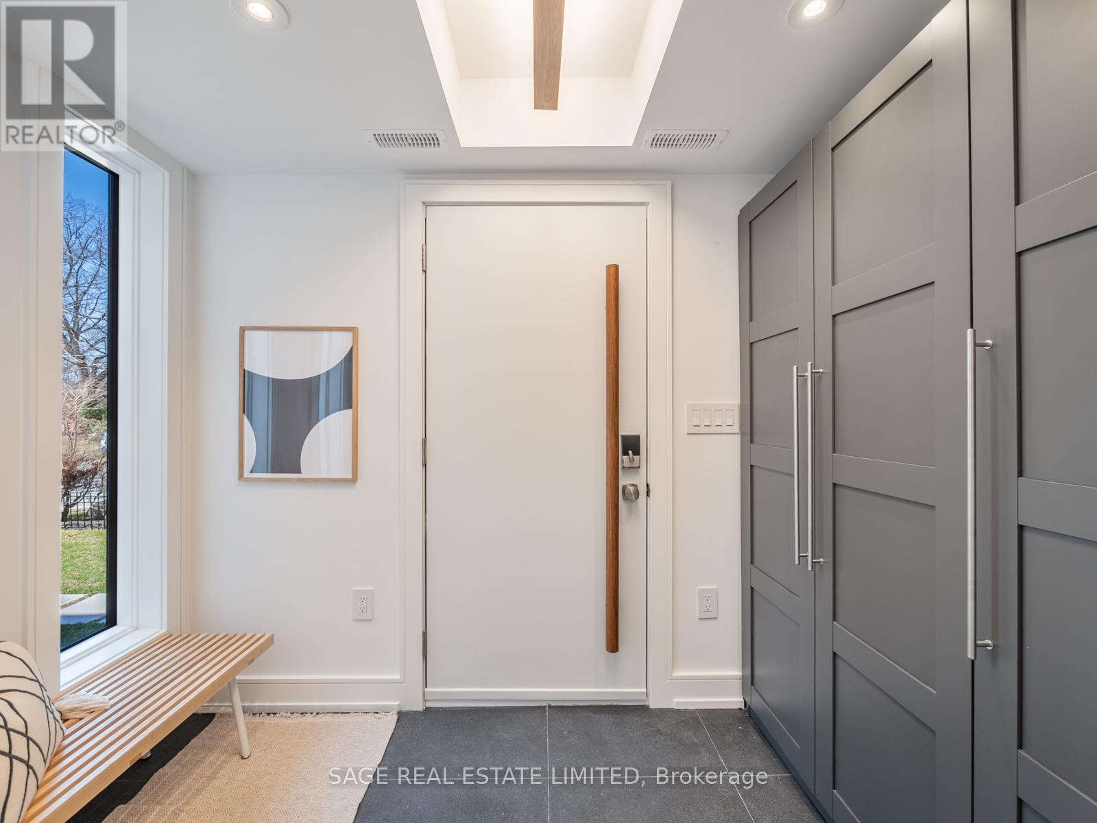 Photo 6 of 159 Humbervale Boulevard, Toronto ON