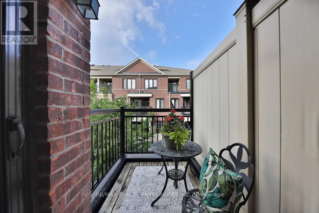 Photo 10 of 71 130 Twenty Fourth Street, Toronto ON
