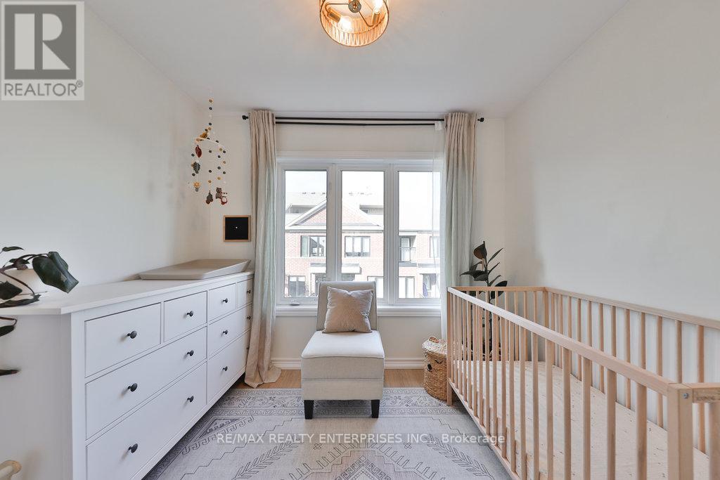 Photo 17 of 71 130 Twenty Fourth Street, Toronto ON
