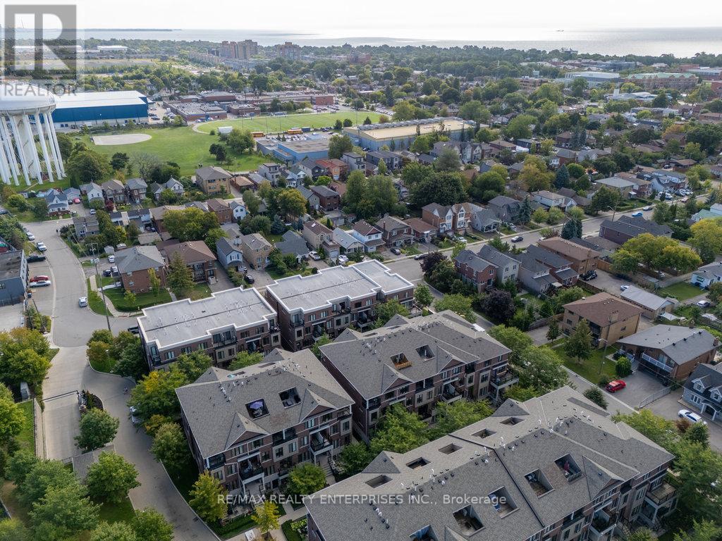 Photo 23 of 71 130 Twenty Fourth Street, Toronto ON