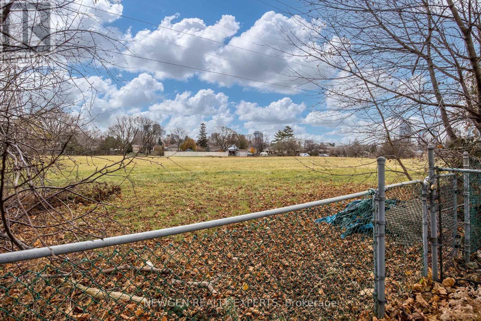 Photo 15 of 93 Ashbourne Drive, Toronto ON