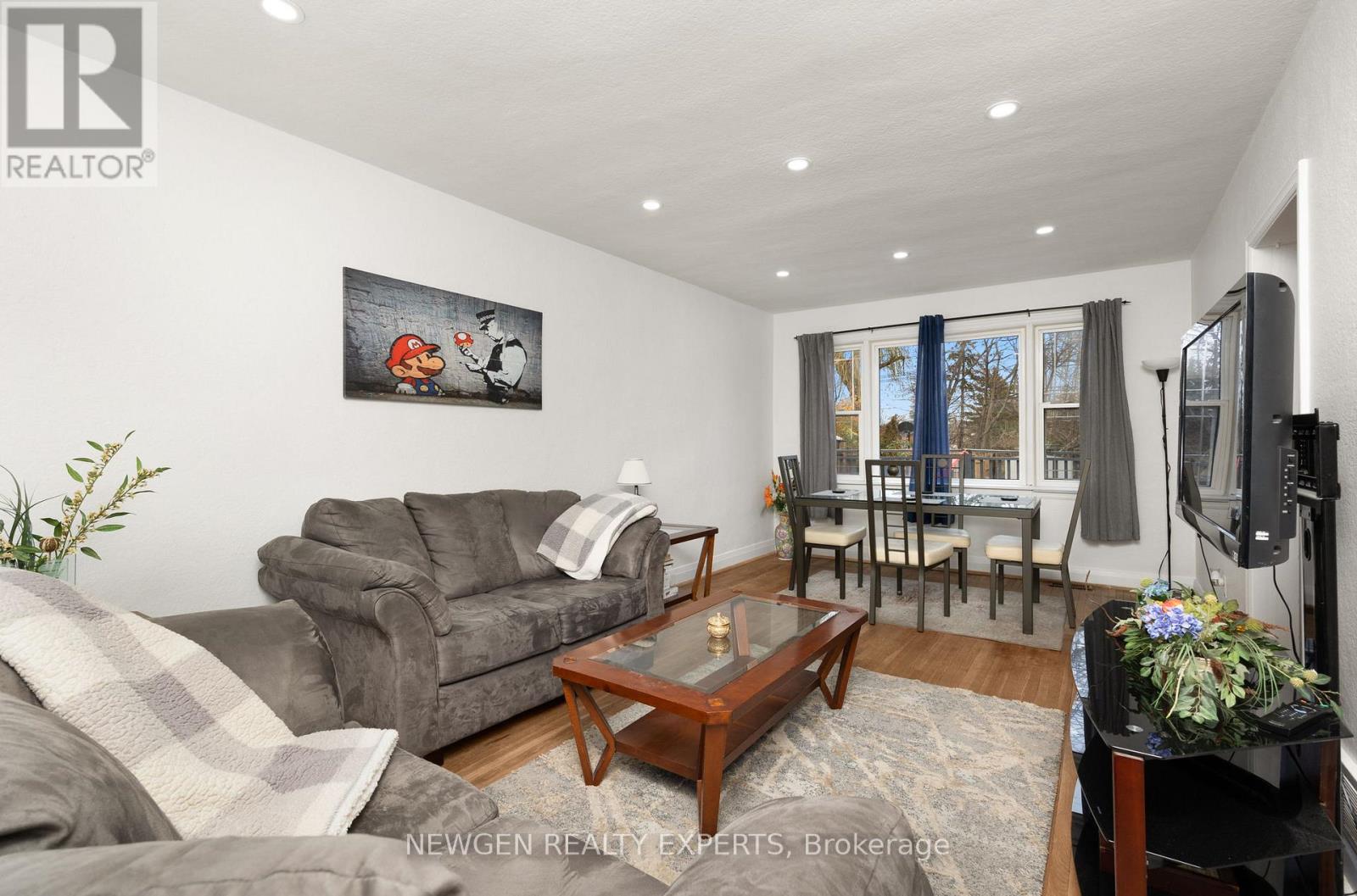 Photo 16 of 93 Ashbourne Drive, Toronto ON