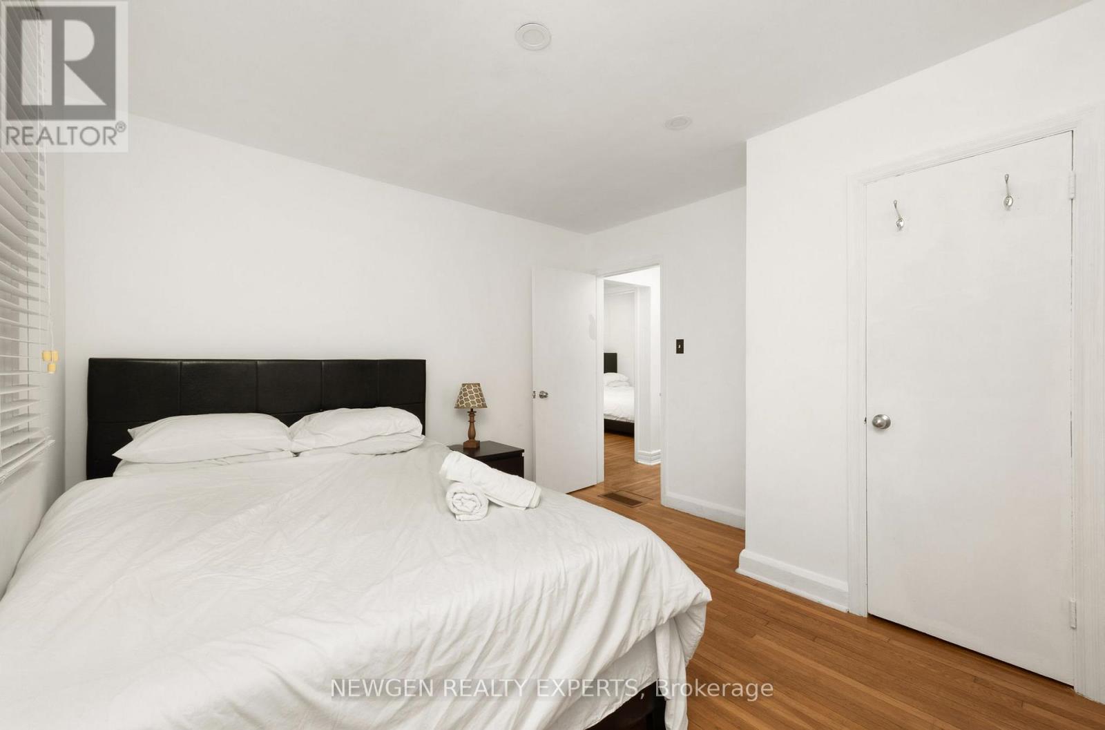 Photo 32 of 93 Ashbourne Drive, Toronto ON