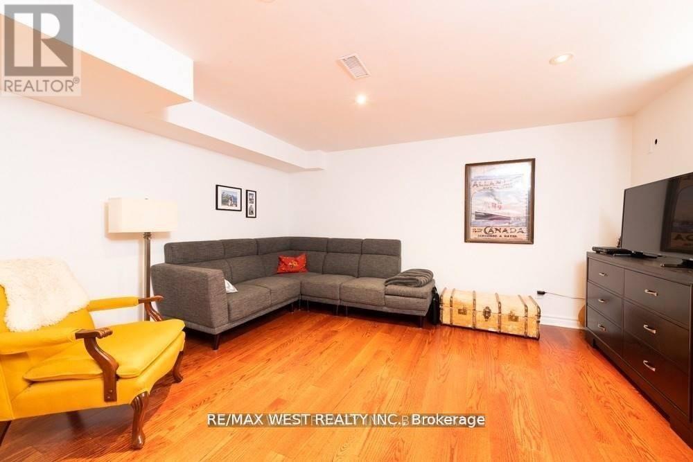 Photo 2 of Lower 629 Beresford Avenue, Toronto ON