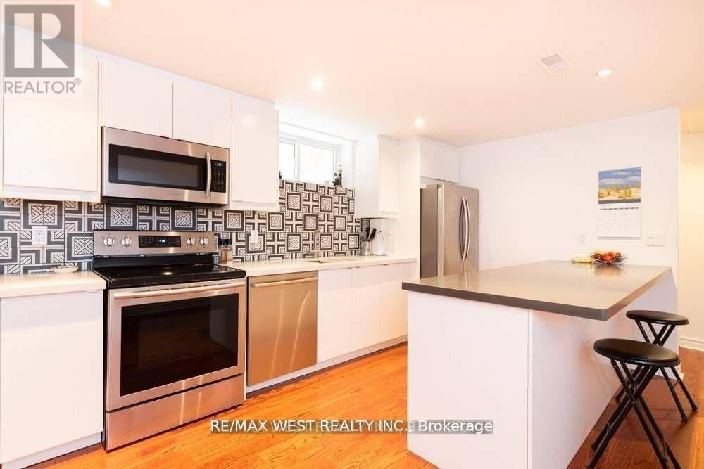 Photo 4 of Lower 629 Beresford Avenue, Toronto ON