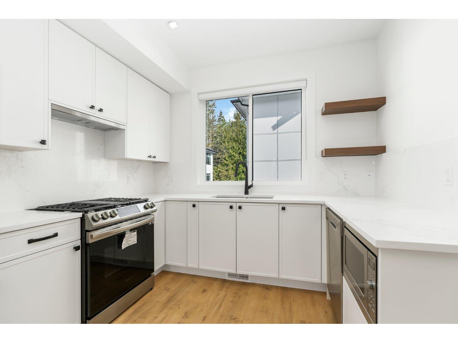 Photo 11 of 37 12635 63 Avenue, Surrey BC