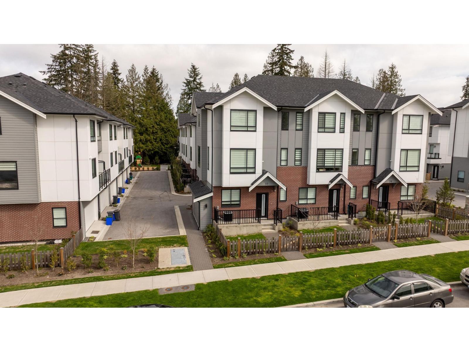 Photo 35 of 37 12635 63 Avenue, Surrey BC