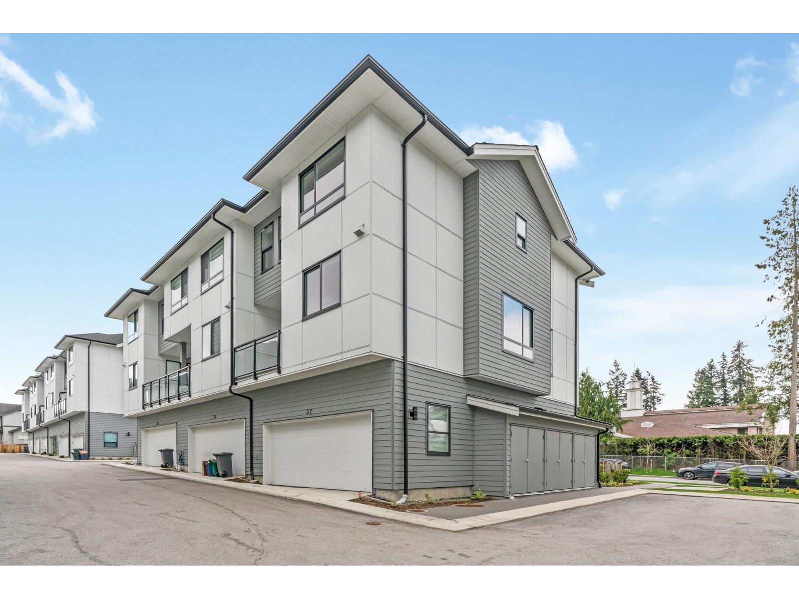 Photo 29 of 37 12635 63 Avenue, Surrey BC