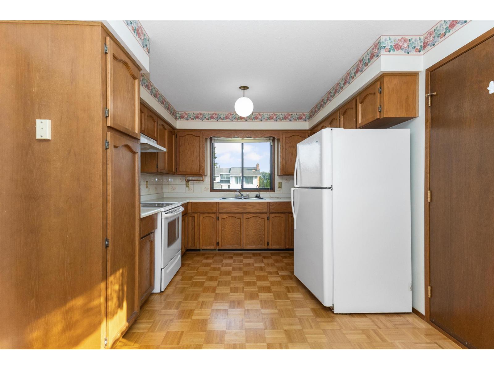 Photo 11 of 3783 Nanaimo Crescent, Abbotsford BC