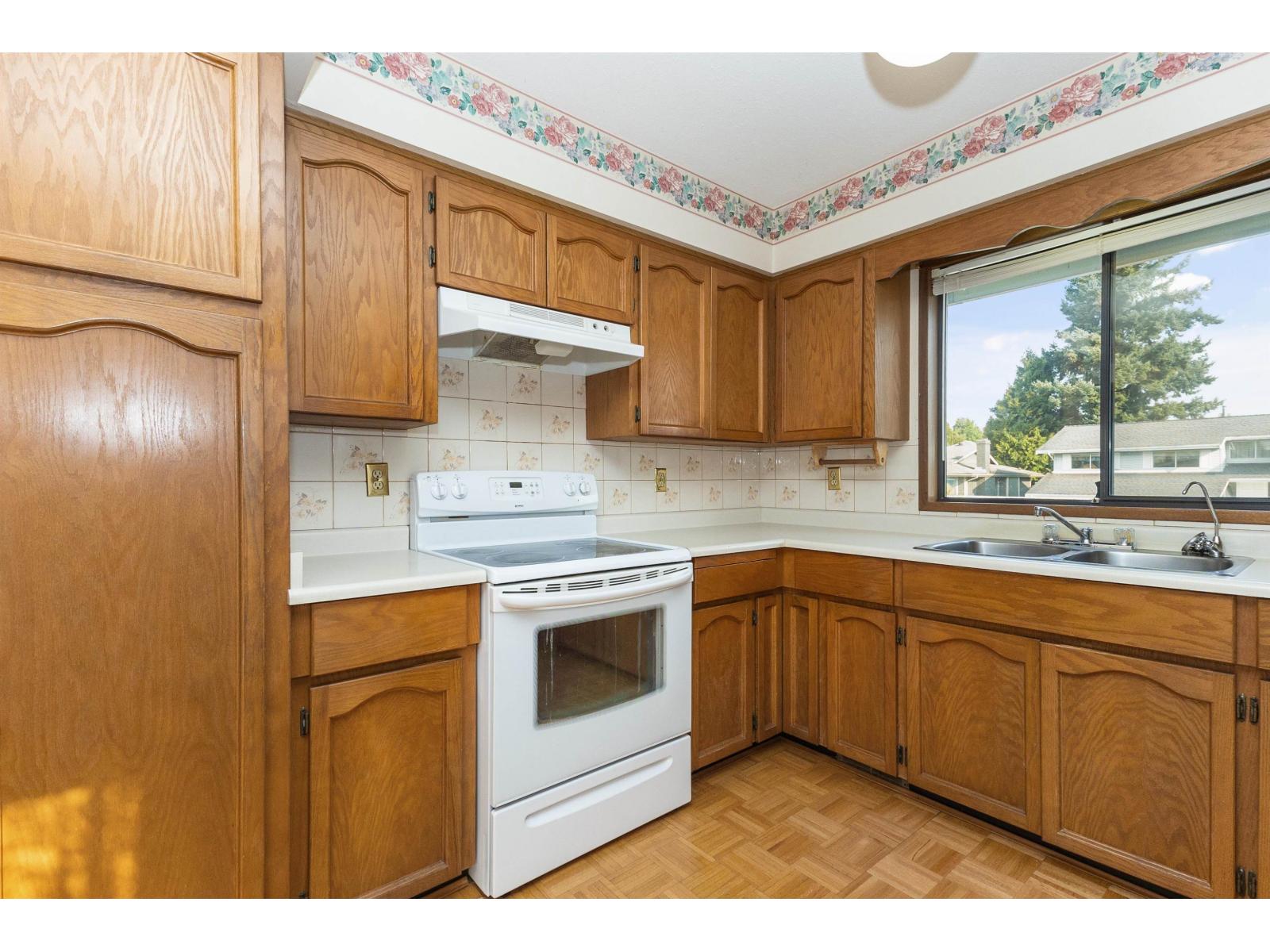 Photo 13 of 3783 Nanaimo Crescent, Abbotsford BC