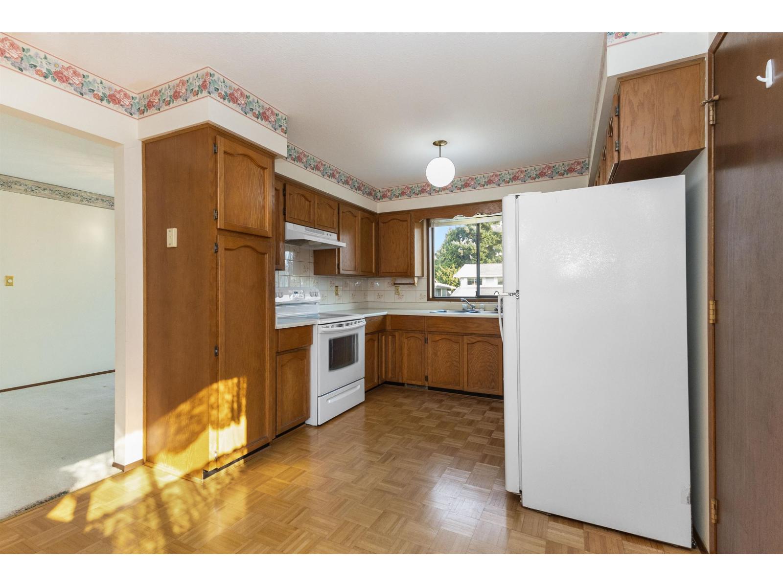 Photo 14 of 3783 Nanaimo Crescent, Abbotsford BC