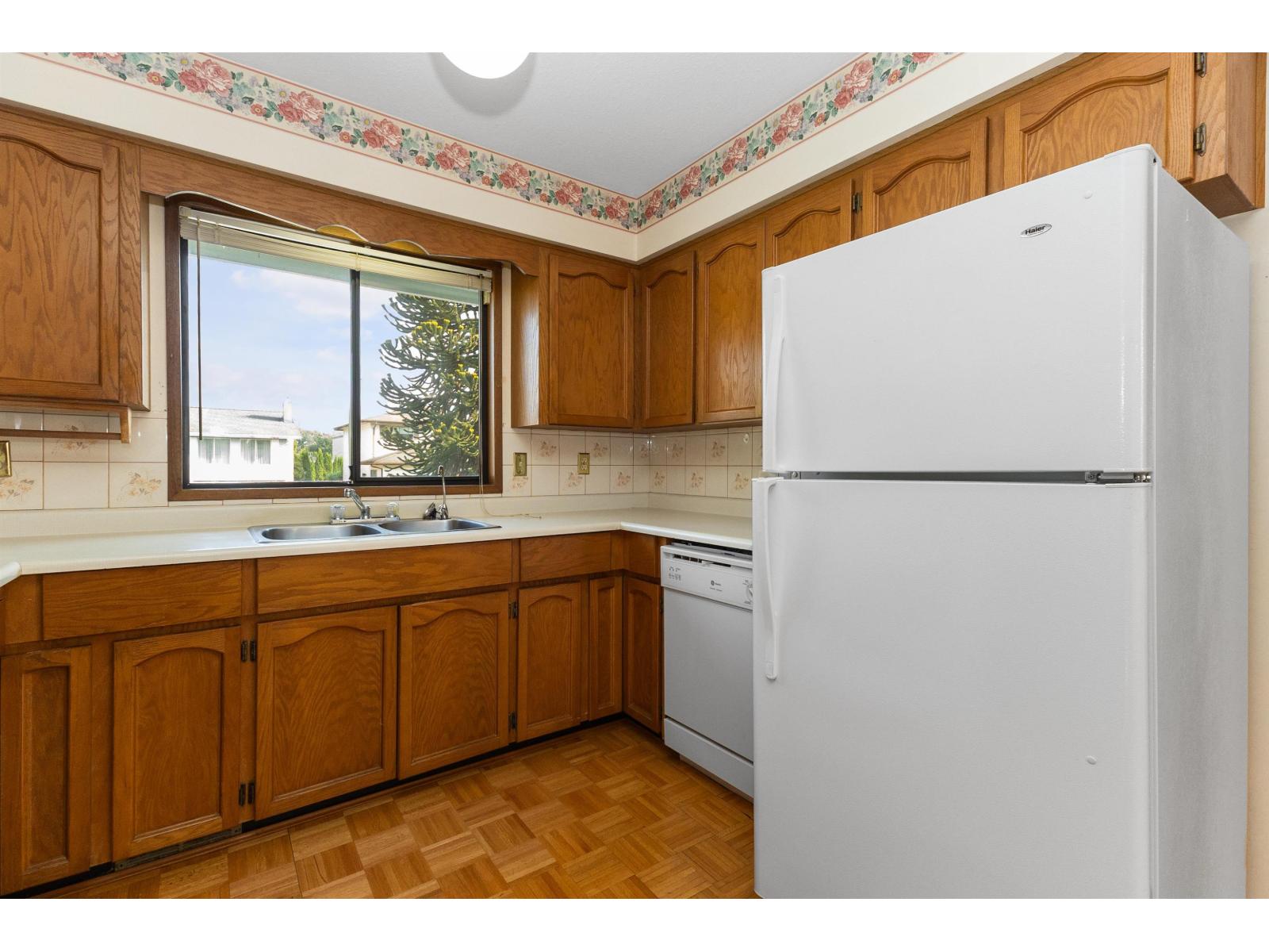 Photo 12 of 3783 Nanaimo Crescent, Abbotsford BC
