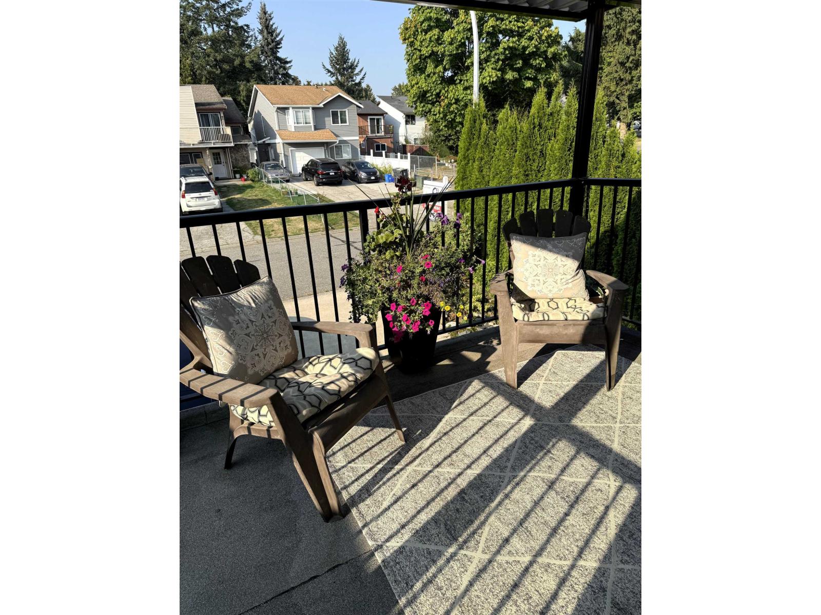 Photo 8 of 118 Springfield Drive, Langley BC