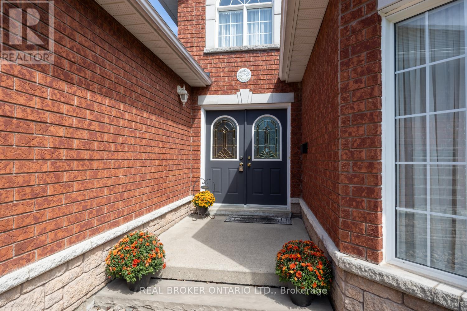 Photo 5 of 69 Padfield Drive, Clarington ON