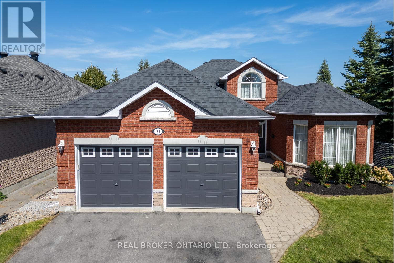 Photo 3 of 69 Padfield Drive, Clarington ON