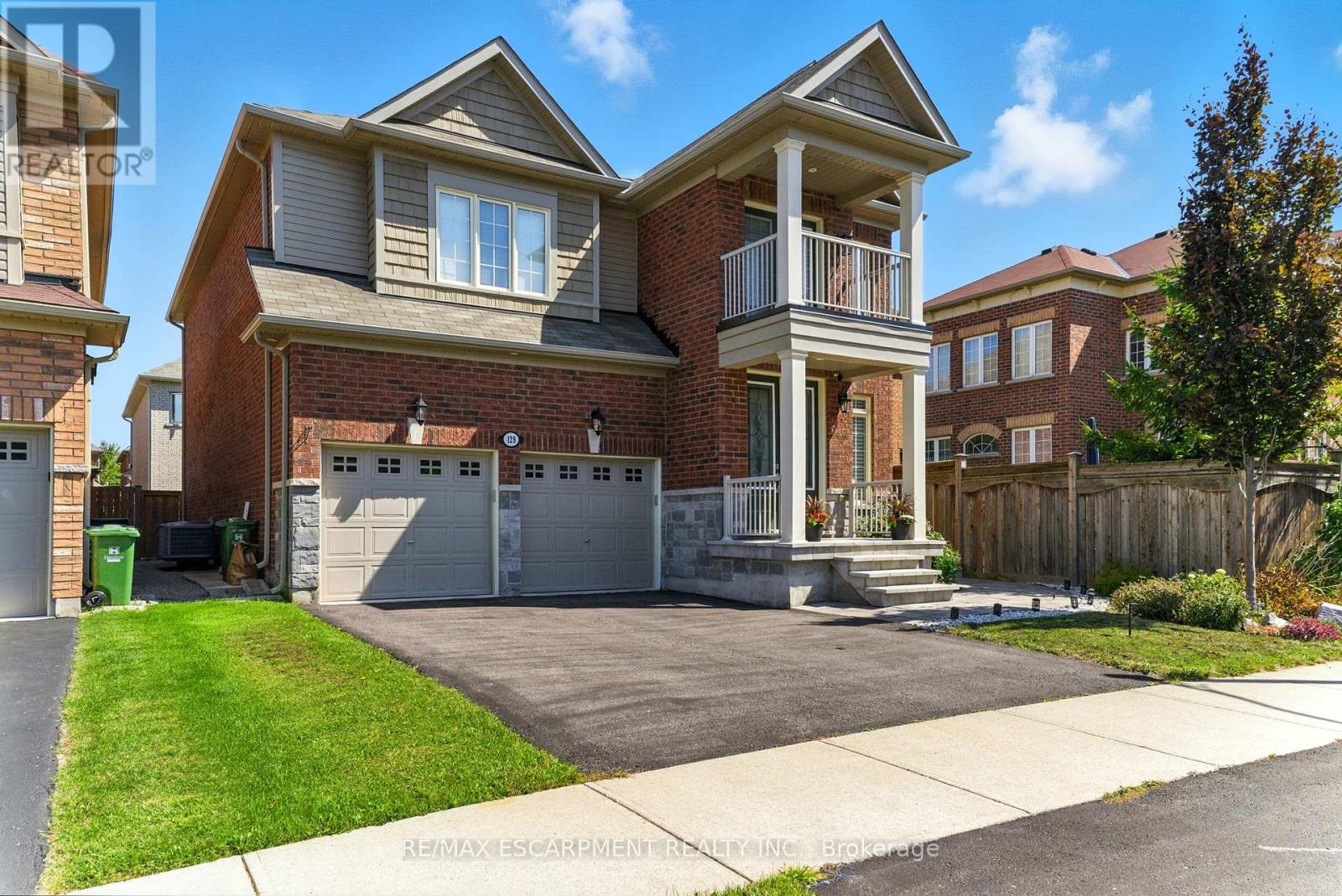 Photo 1 of 129 Fingland Crescent, Hamilton ON