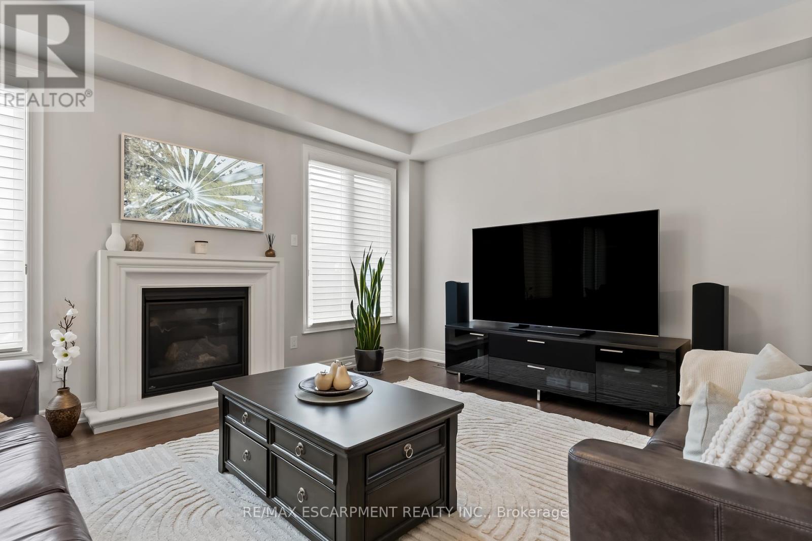 Photo 12 of 129 Fingland Crescent, Hamilton ON