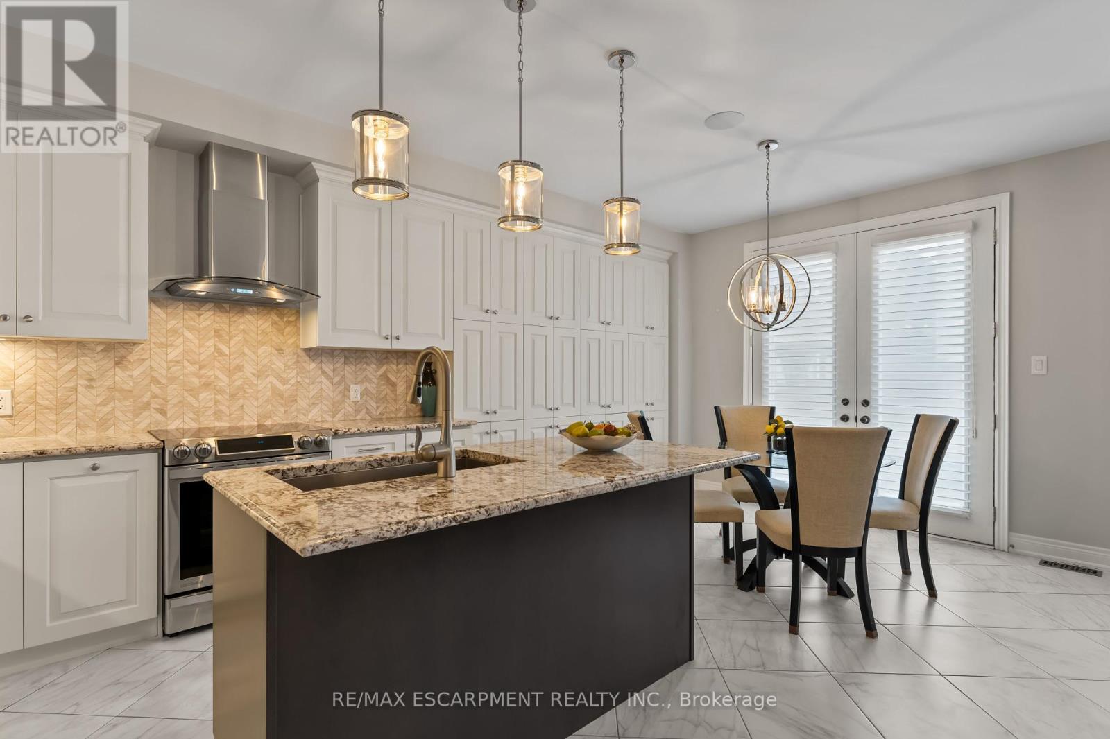 Photo 14 of 129 Fingland Crescent, Hamilton ON