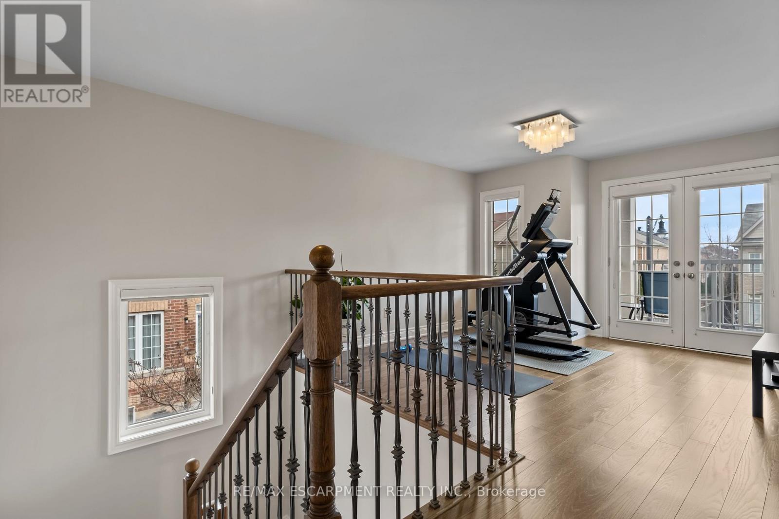 Photo 22 of 129 Fingland Crescent, Hamilton ON