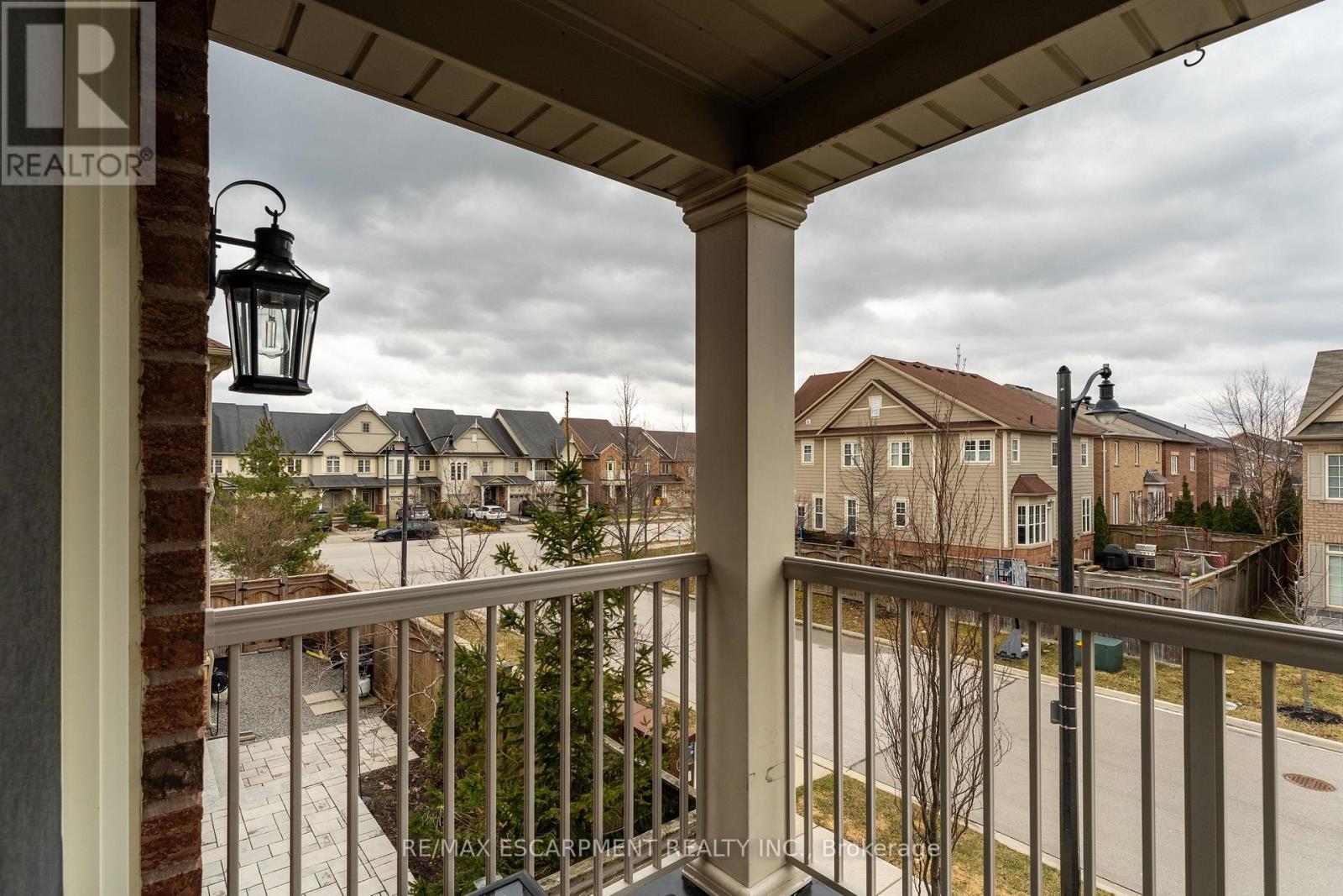 Photo 24 of 129 Fingland Crescent, Hamilton ON