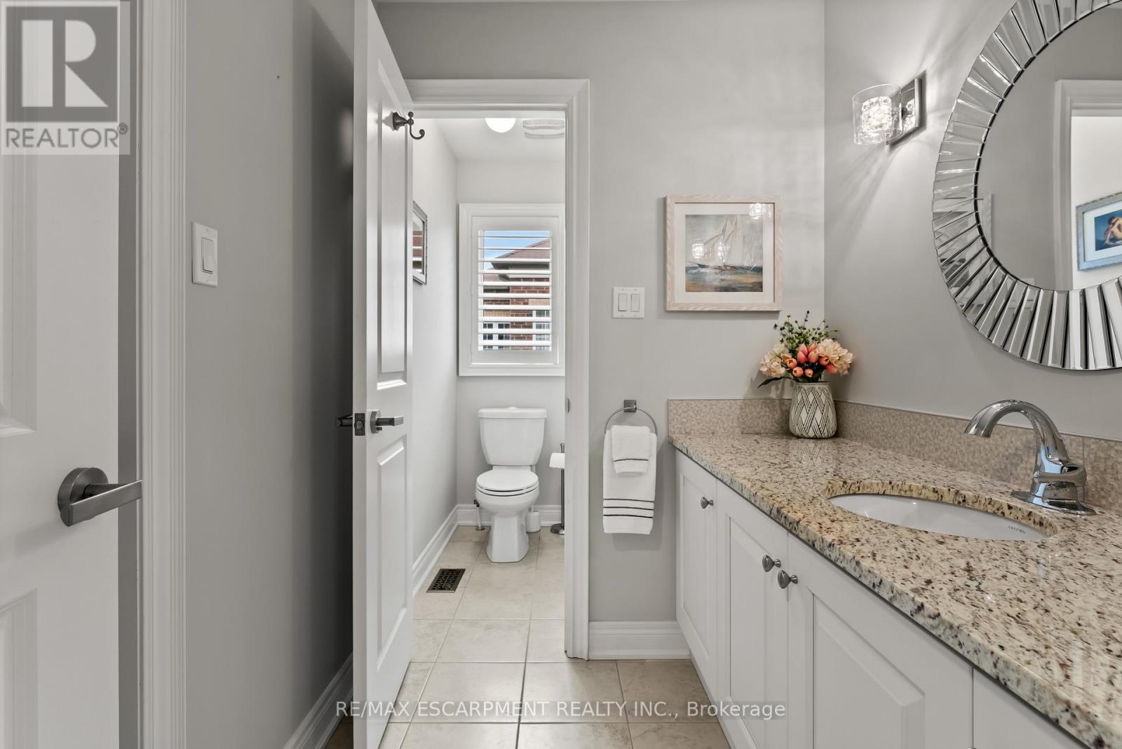 Photo 29 of 129 Fingland Crescent, Hamilton ON