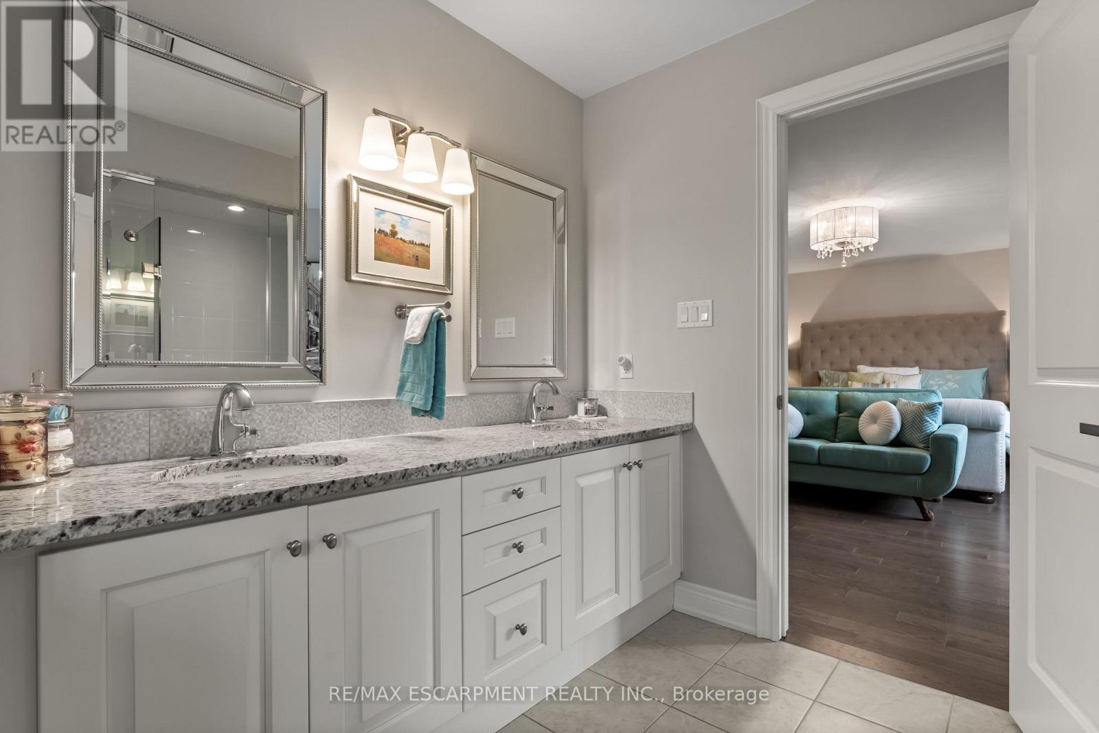 Photo 36 of 129 Fingland Crescent, Hamilton ON