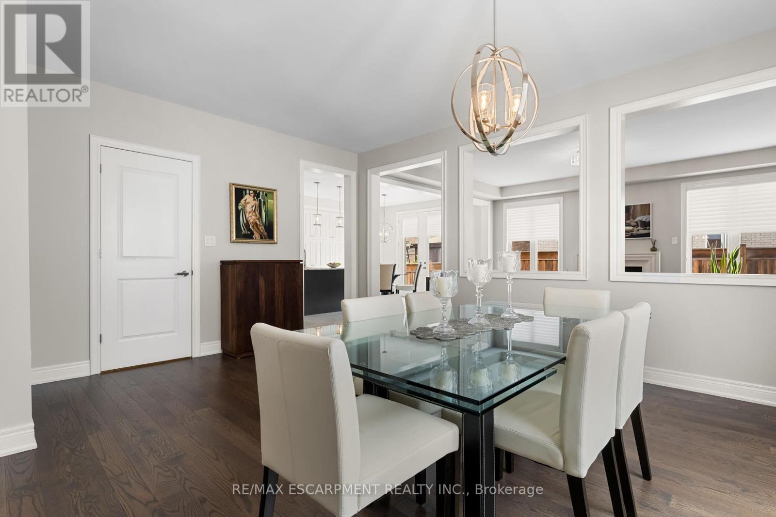 Photo 8 of 129 Fingland Crescent, Hamilton ON