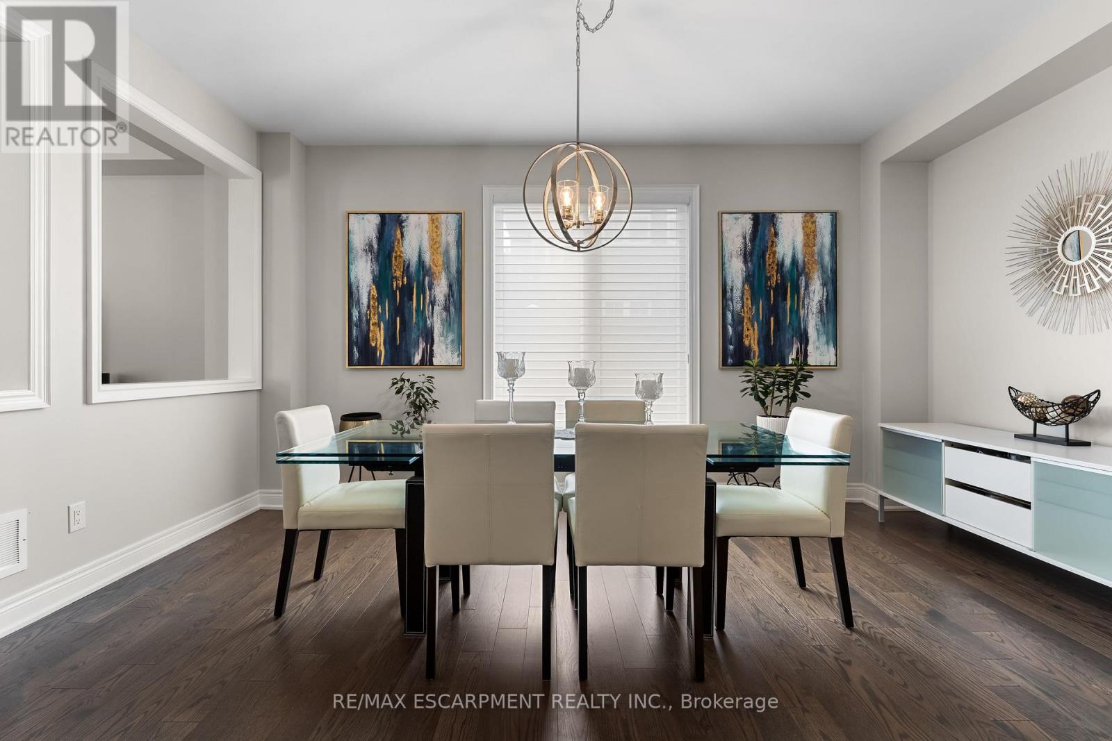 Photo 9 of 129 Fingland Crescent, Hamilton ON