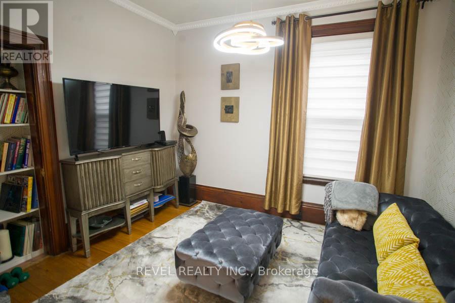 Photo 12 of 166 Brock Street, Brantford ON