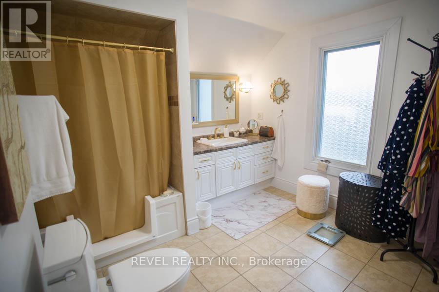 Photo 28 of 166 Brock Street, Brantford ON