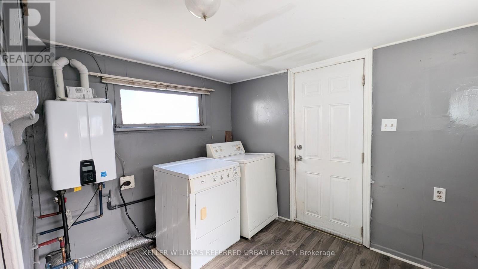 Photo 10 of 17 Churchill Street, St Catharines ON