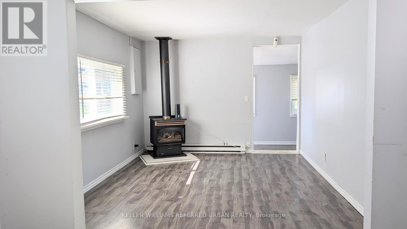 Photo 4 of 17 Churchill Street, St Catharines ON