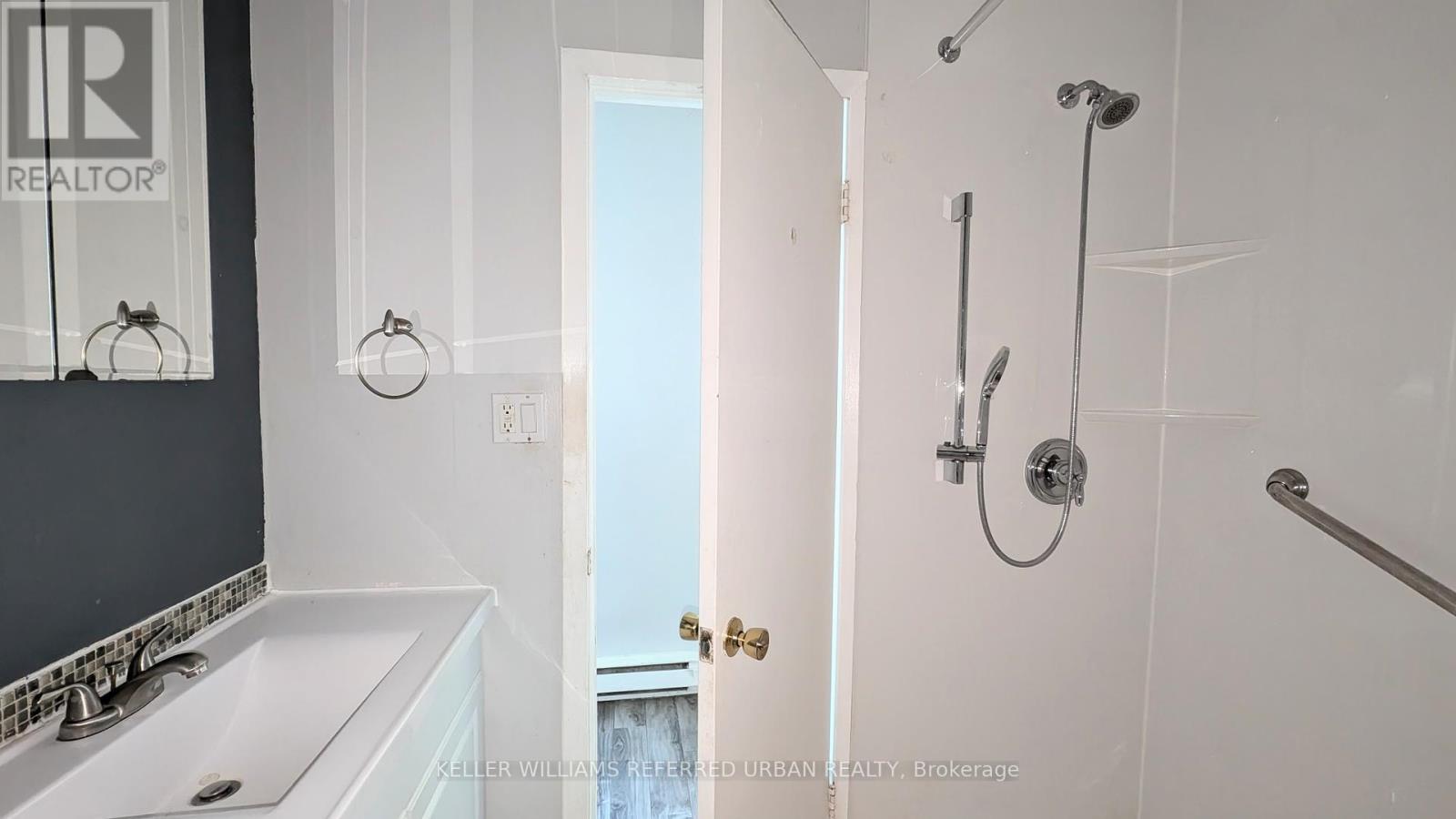 Photo 8 of 17 Churchill Street, St Catharines ON