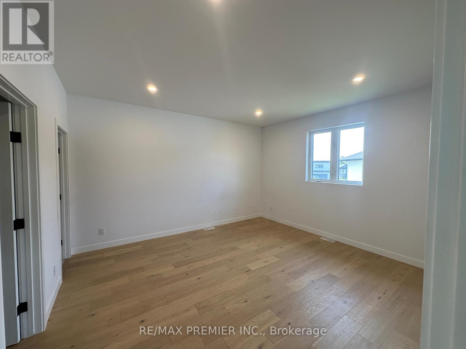 Photo 11 of 2980 King Georges Park Drive, Oliver Paipoonge ON