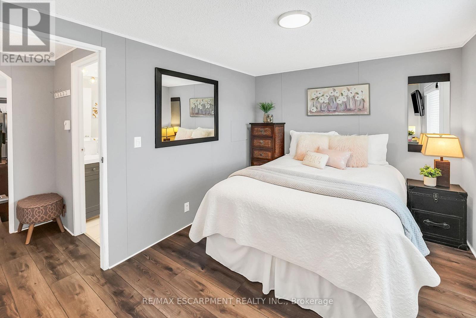Photo 13 of 4575 Rebecca Lane, Lincoln ON