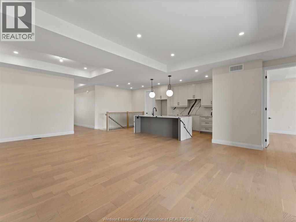 Photo 12 of 7588 Silverleaf Lane, Lasalle ON