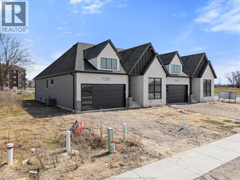 Photo 2 of 7588 Silverleaf Lane, Lasalle ON