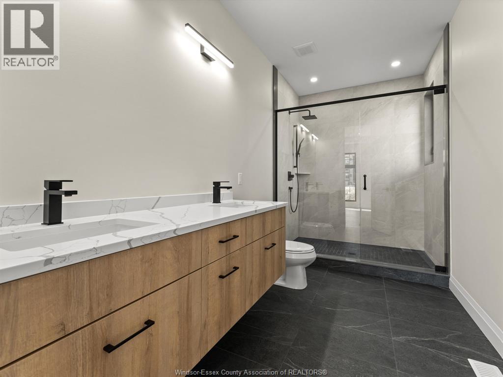 Photo 21 of 7588 Silverleaf Lane, Lasalle ON