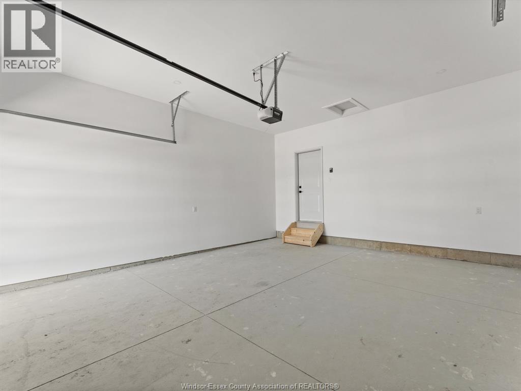 Photo 30 of 7588 Silverleaf Lane, Lasalle ON