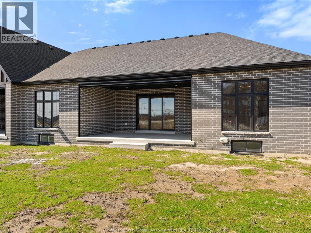 Photo 38 of 7588 Silverleaf Lane, Lasalle ON