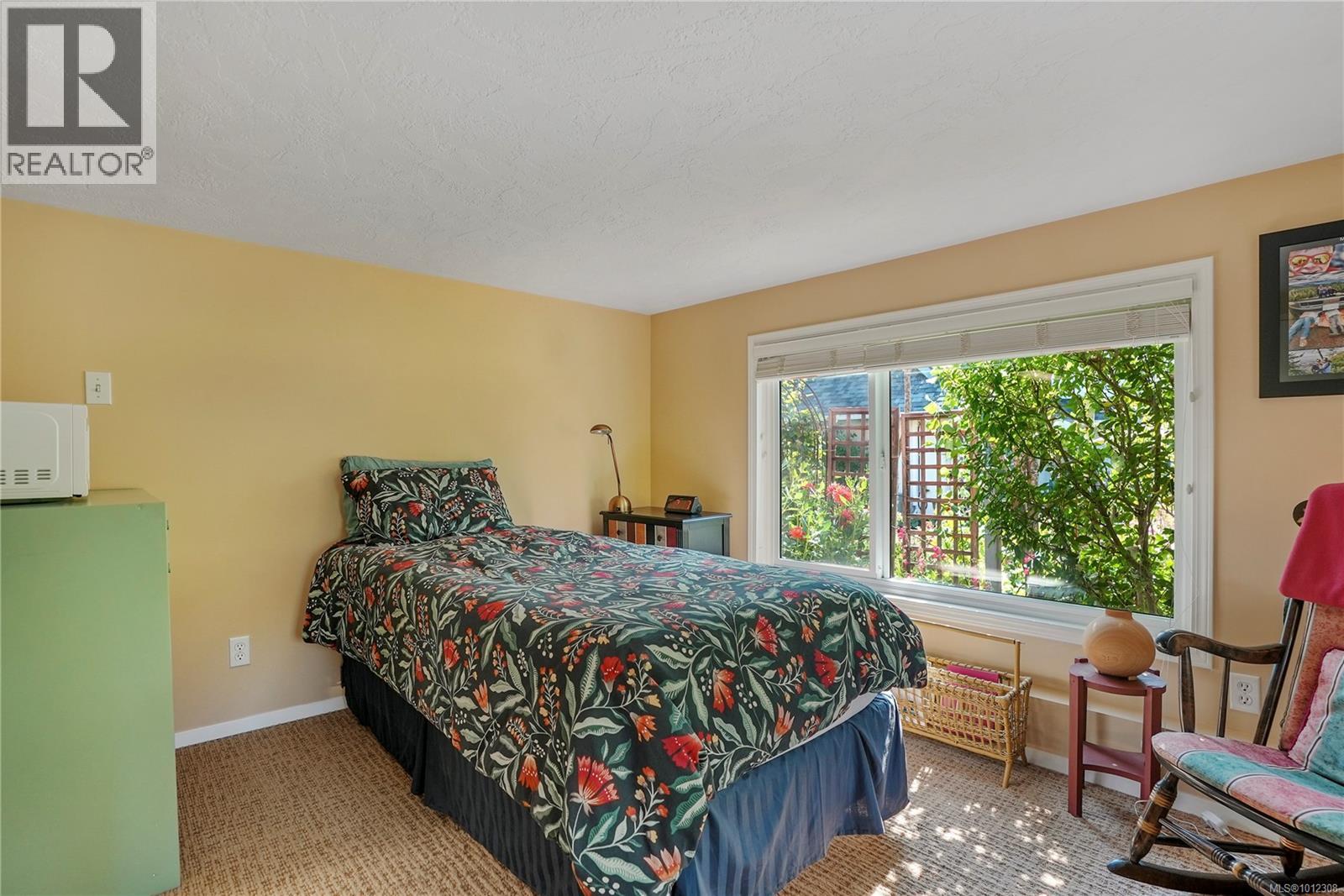 Photo 14 of 2808 Wyndeatt Ave, Saanich BC