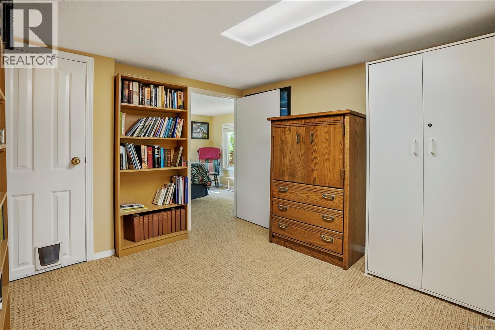 Photo 16 of 2808 Wyndeatt Ave, Saanich BC